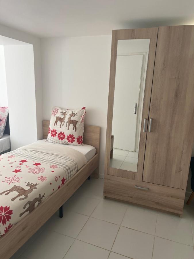 Chaudari Guest House Palaiseau Eksteriør bilde